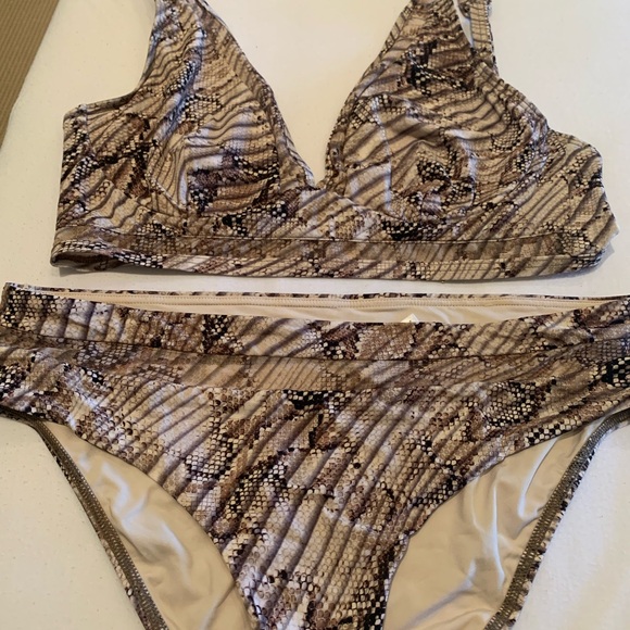 JETS Swimwear bikini - Picture 1 of 7